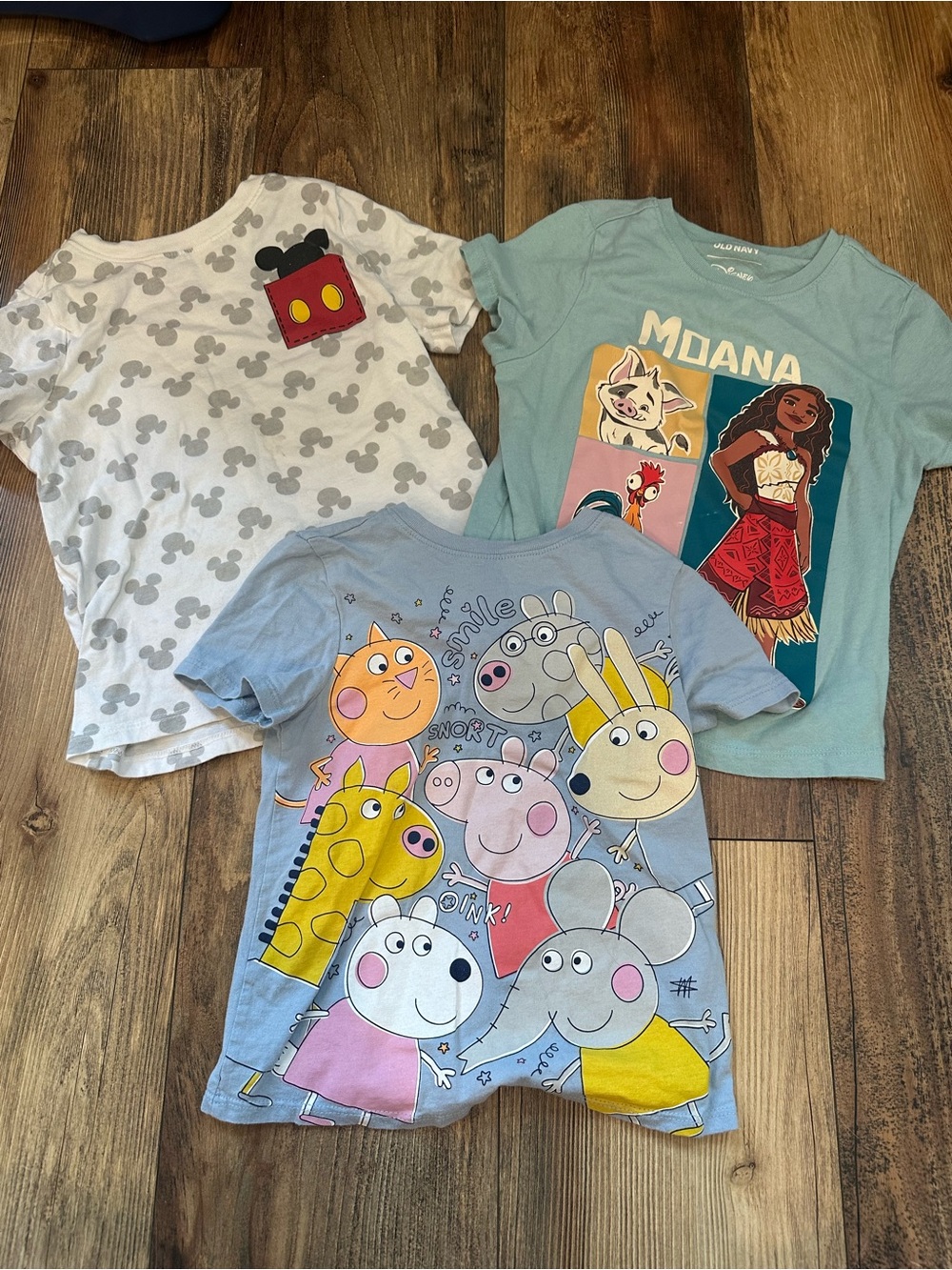 Lot of 3 Graphic T Shirts Toddler 4T Moana Mickey Peppa Pig Kids Boy